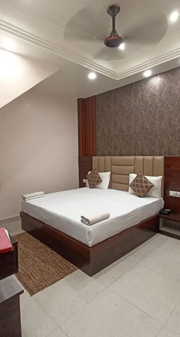 Hotel Madhav Palace Agra   Agra (Uttar Pradesh)