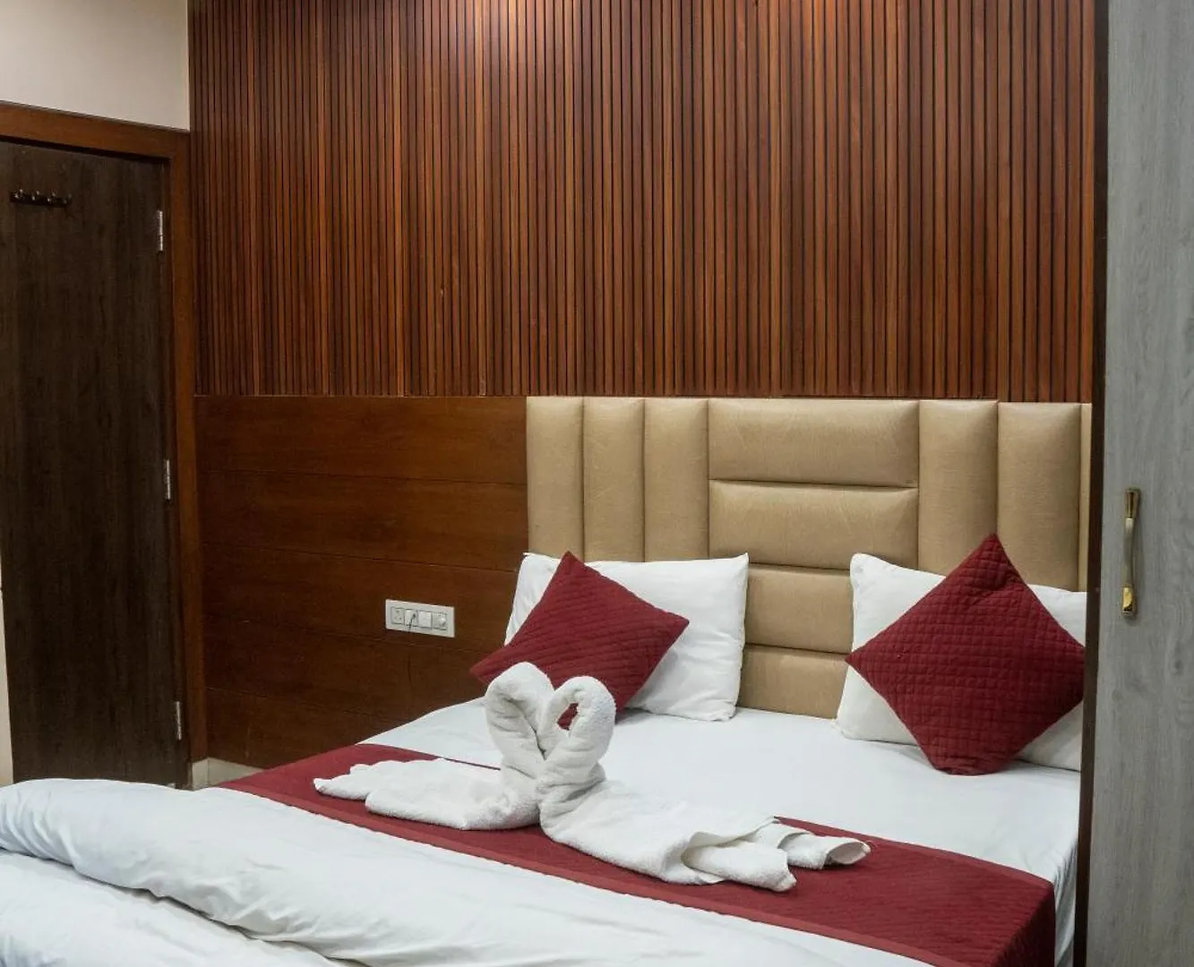 Hotel Madhav Palace Agra   Agra (Uttar Pradesh)