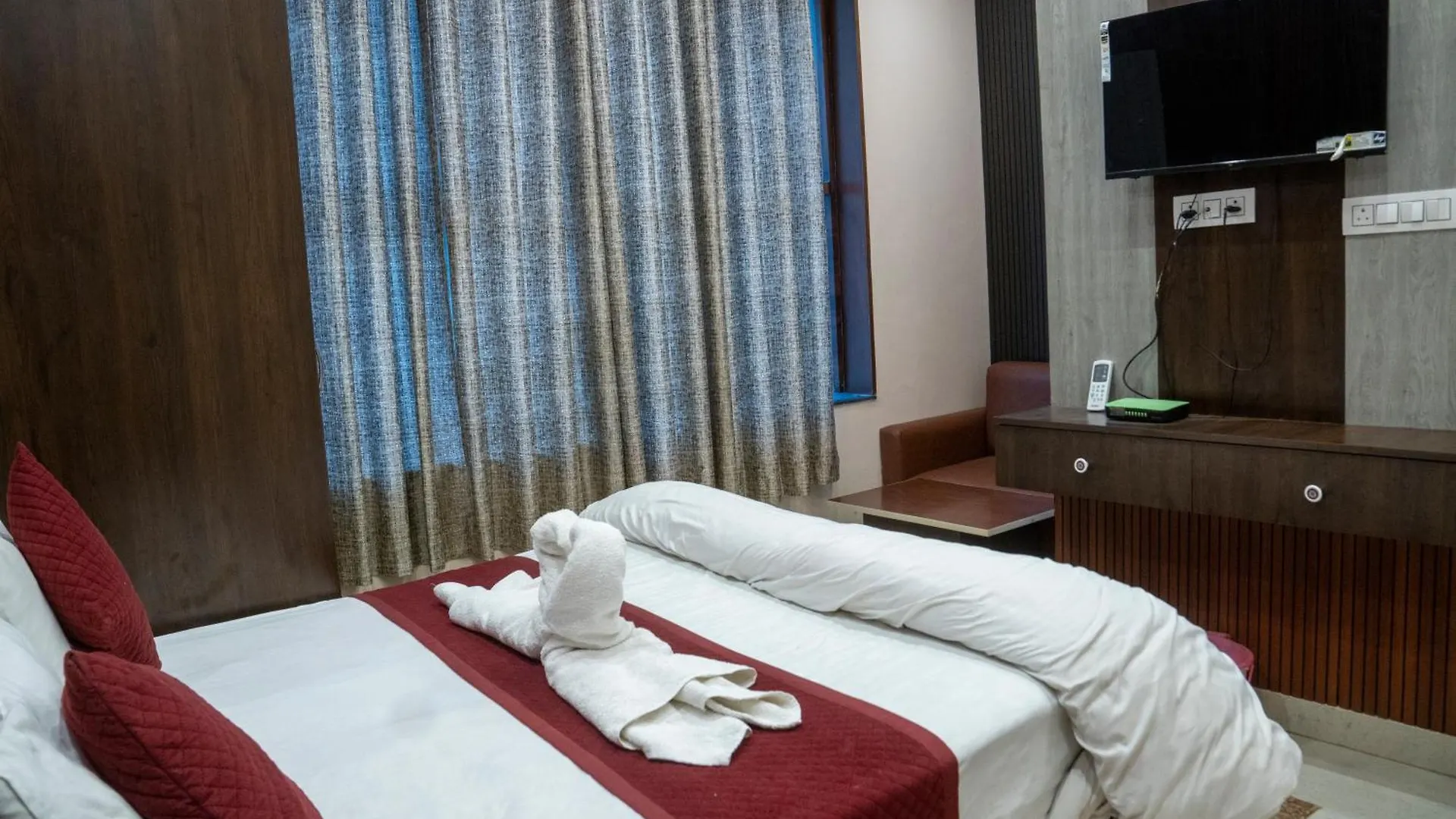 Hotel Madhav Palace Agra   Agra (Uttar Pradesh)
