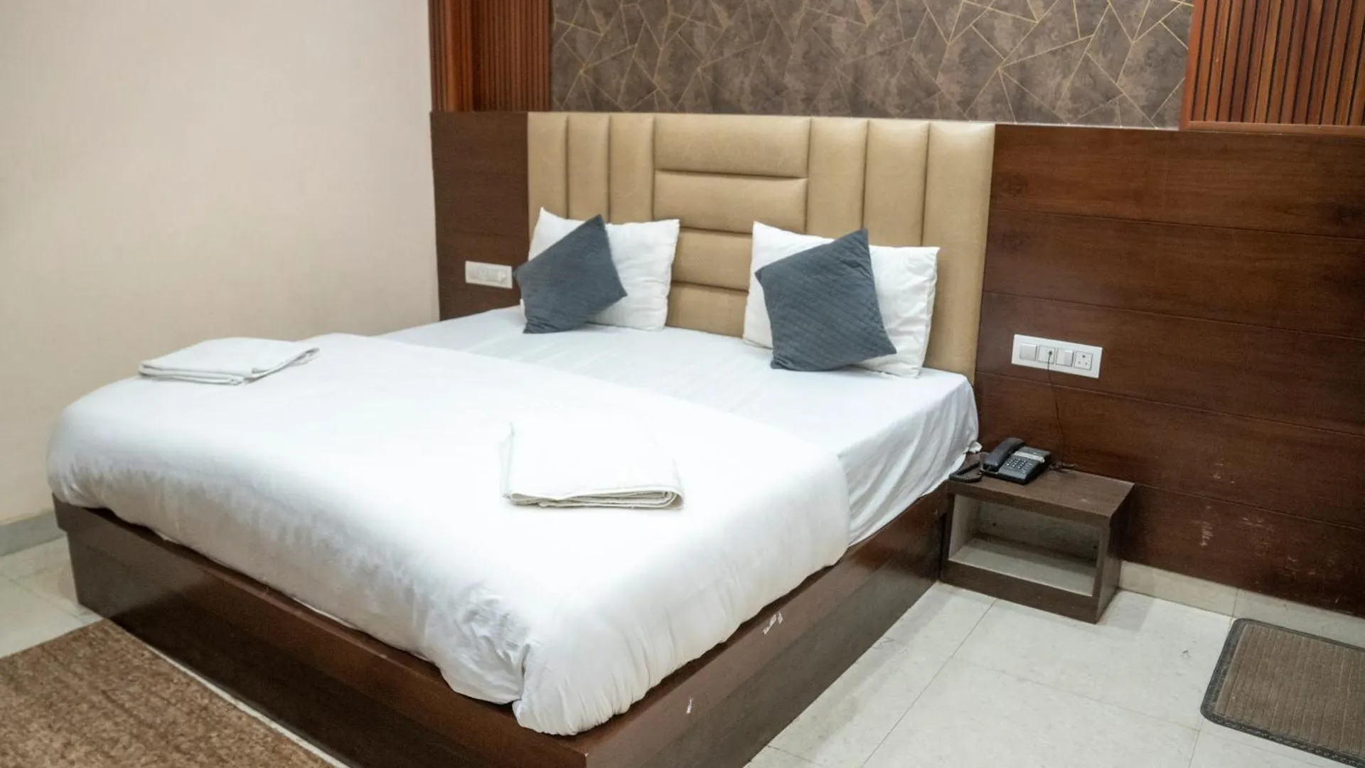 Hotel Madhav Palace Agra