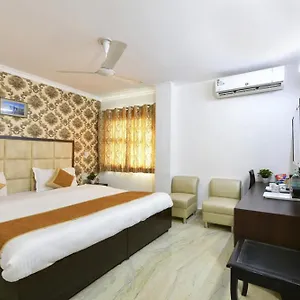 The First By Goyal Hoteliers Agra (Uttar Pradesh)